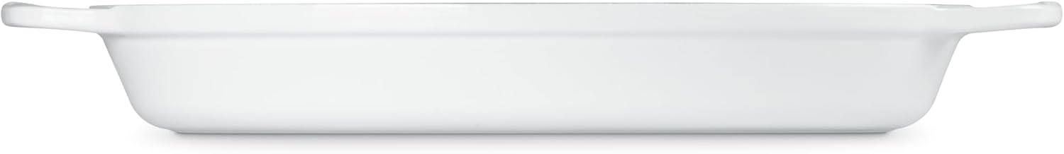 Le Creuset Enameled Cast Iron Signature Oval Baker, 3 qt., White