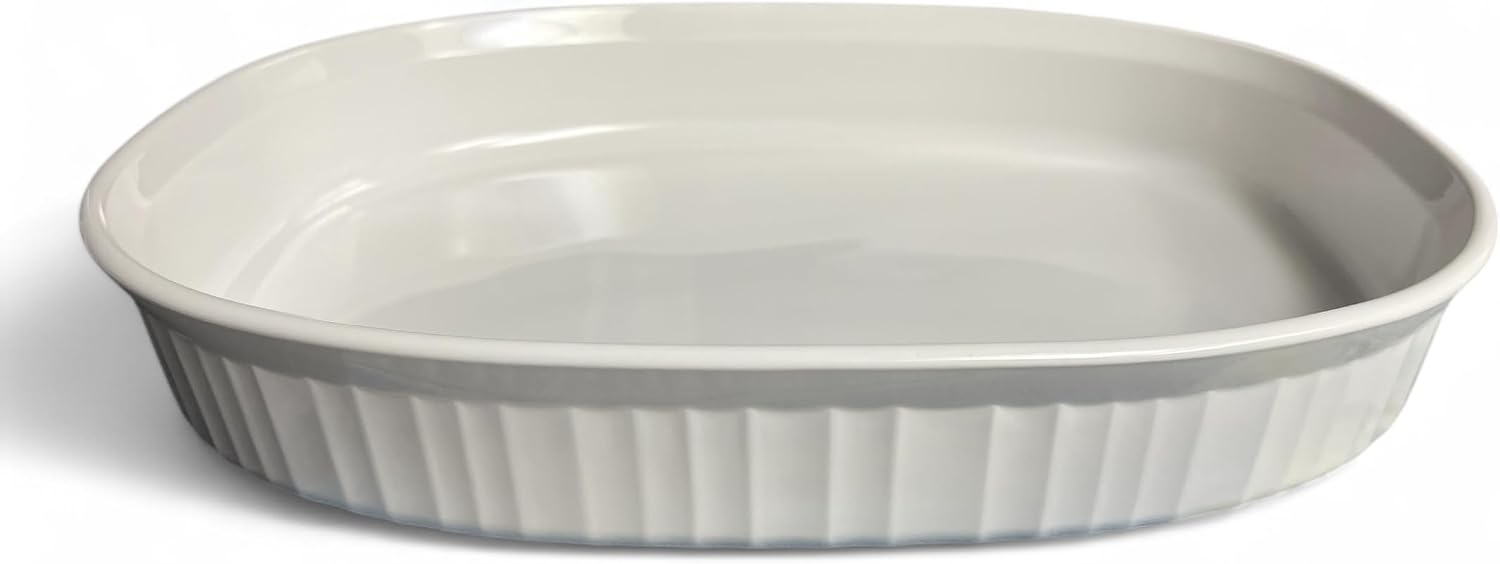 Corning Ware Oval Baker in the French White 2.5 Litter F-4-B