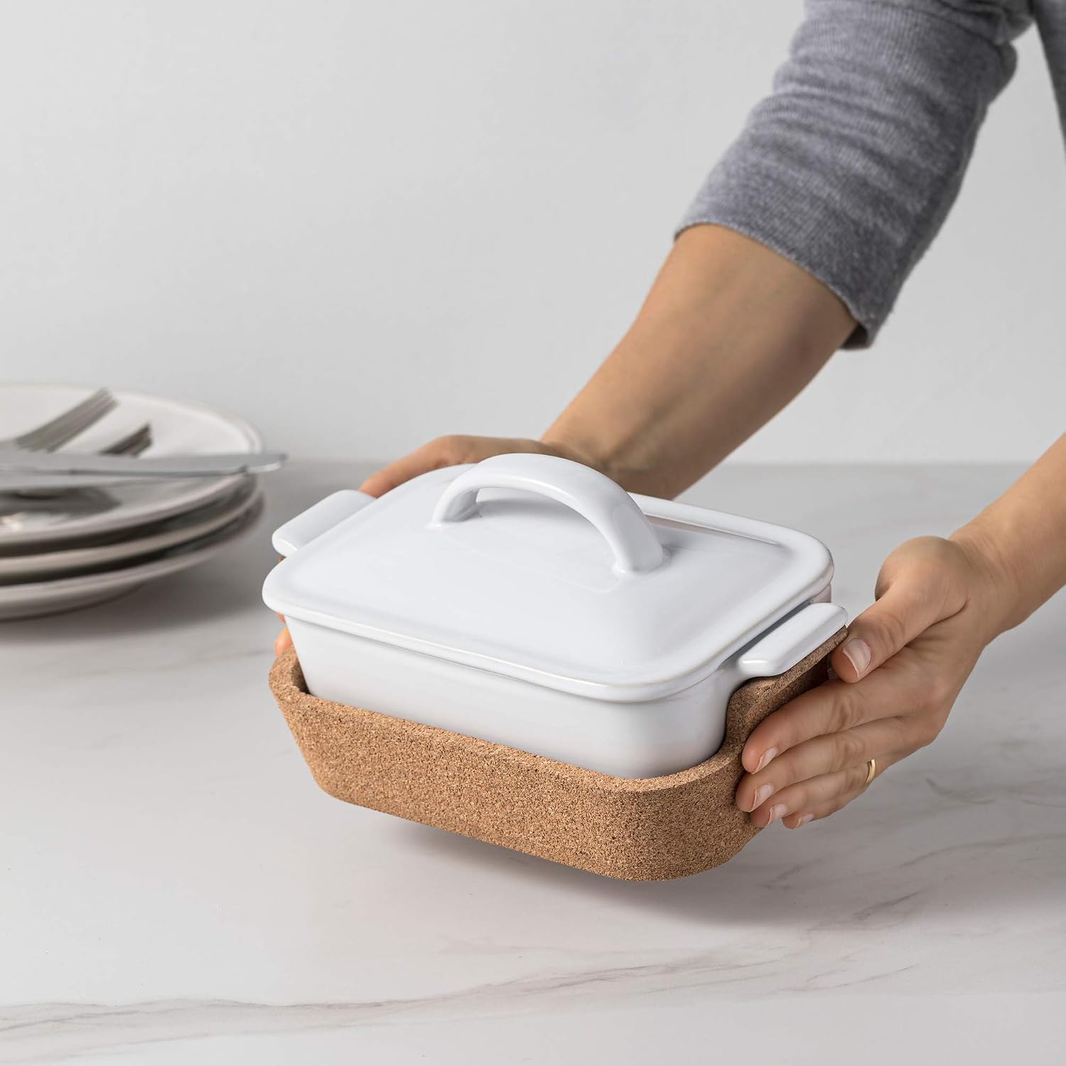 Casafina Ceramic 9.75' x 5.75' Oval Baker with Cork Tray - Ensemble Collection, White | Oven & Microwave Safe Bakeware | Food Safe Glazing | Restaurant Quality Dinnerware
