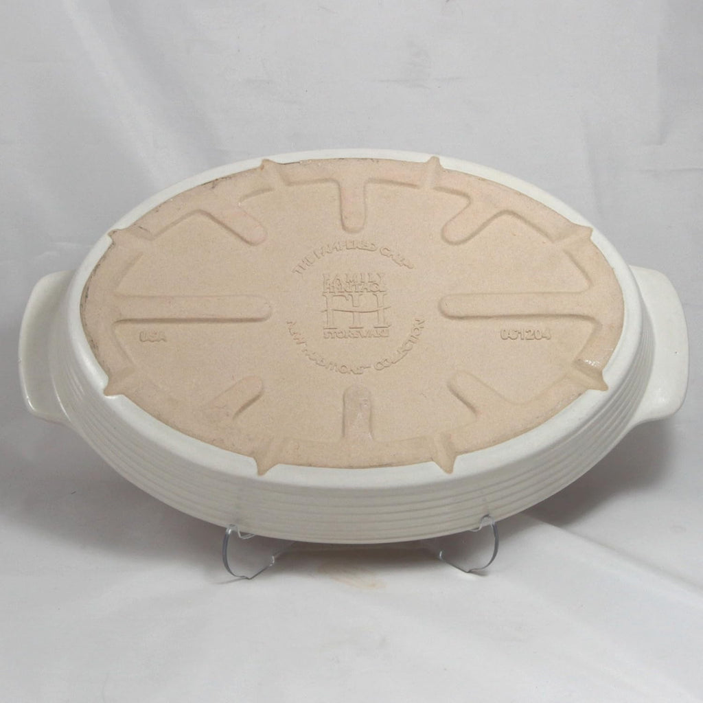 The Pampered Chef Oval Baker