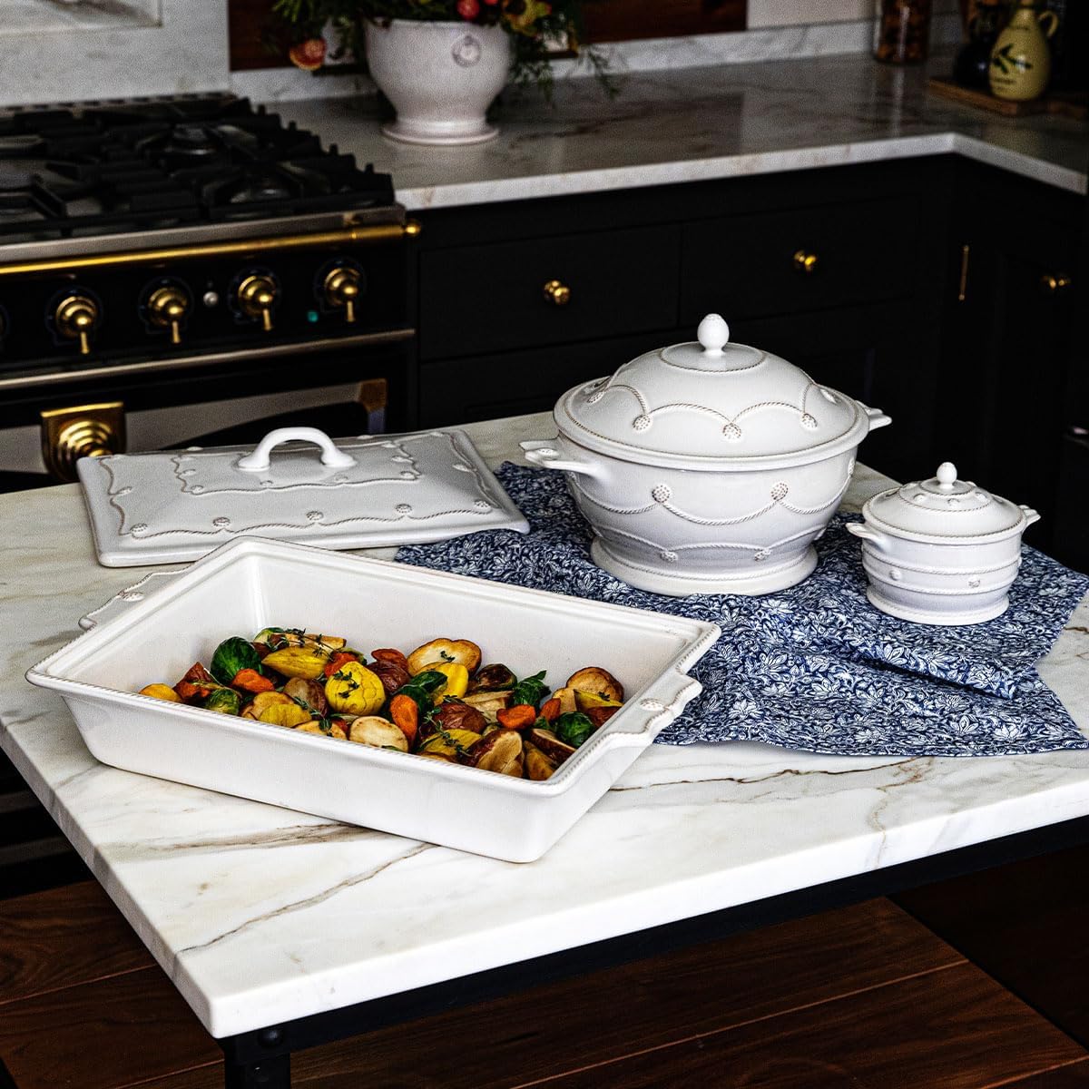 Juliska Berry & Thread Casserole with Lid - Whitewash