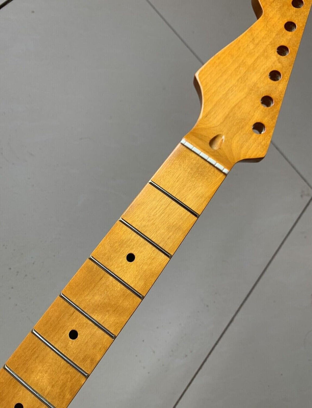 Left - handed yellow guitar neck 22 fret 25.5 'maple fingerboard gloss