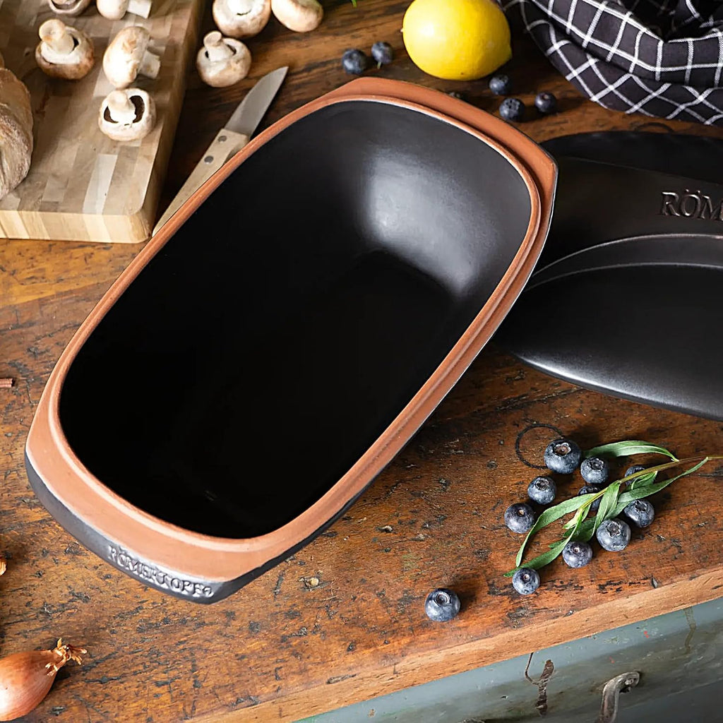 Romertopf Culinario Clay Roaster | Non-Stick Dutch Oven | Healthy Pot Cooking | Clay Baker | Versatile Cooking Vessel - 3.2 Quart (3 Liters) For Up To 4 People - Black
